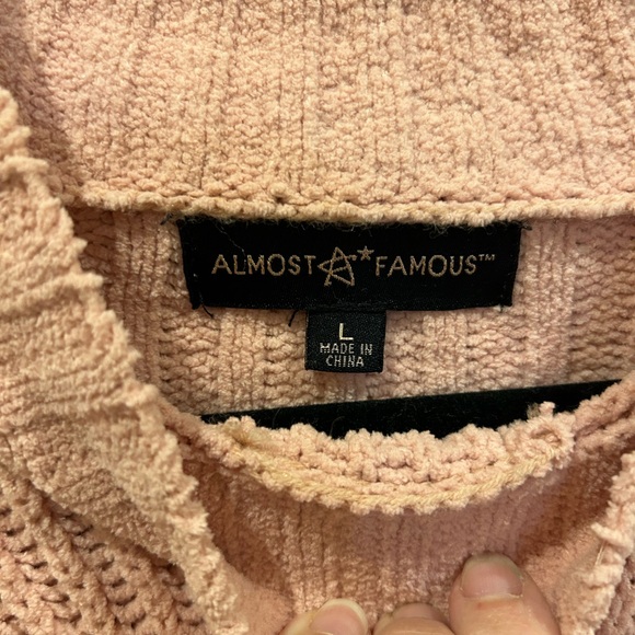 Pink Sweater Size Large. Like new condition, soft, comfortable and flattering. - Picture 6 of 6